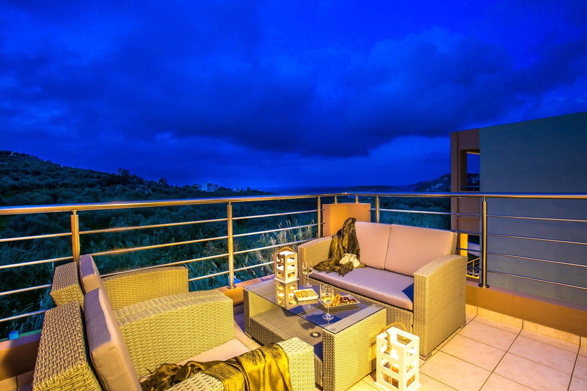 Cyan Icons Villas Tsivarás Exteriér fotografie