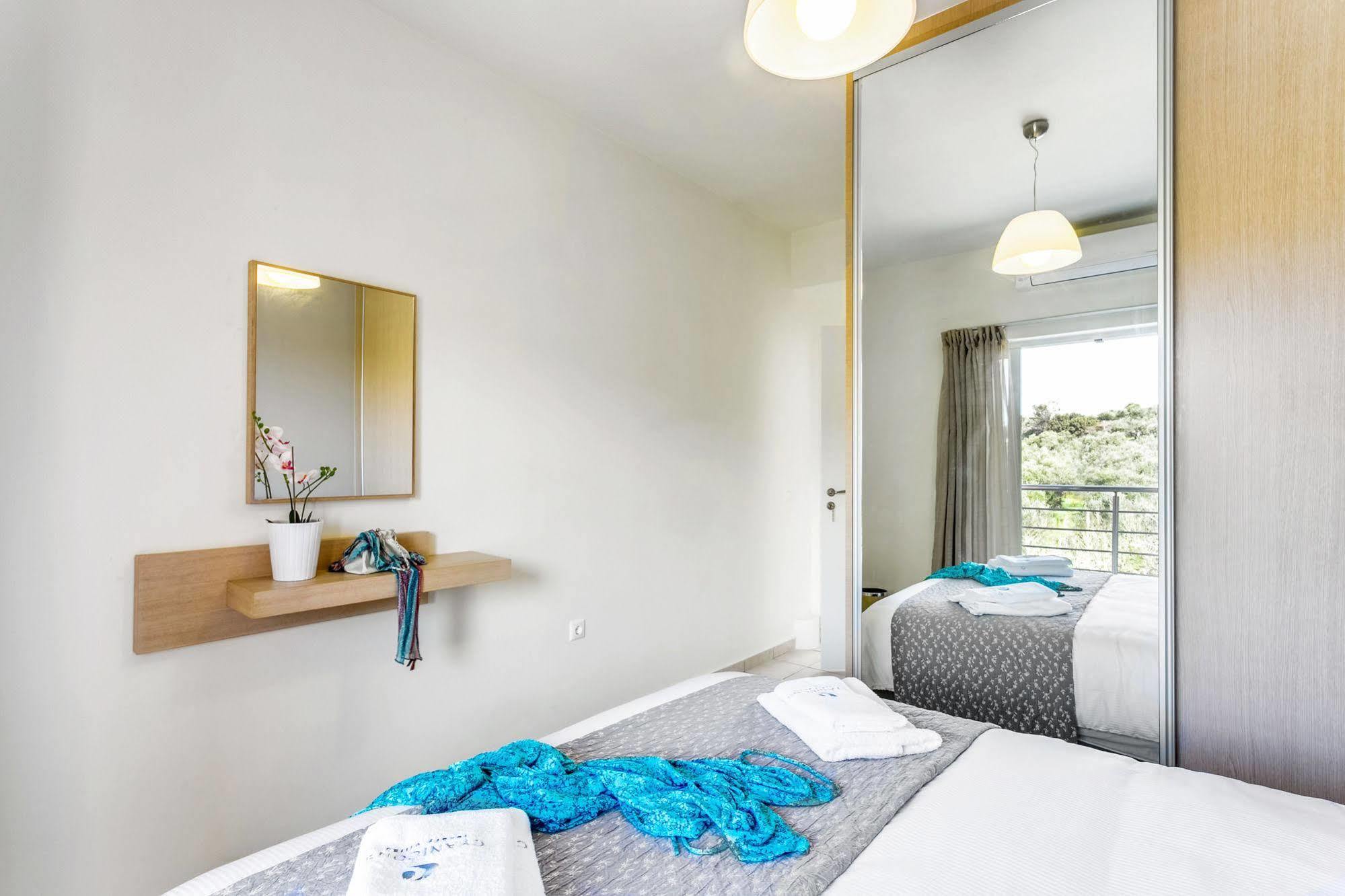Cyan Icons Villas Tsivarás Exteriér fotografie